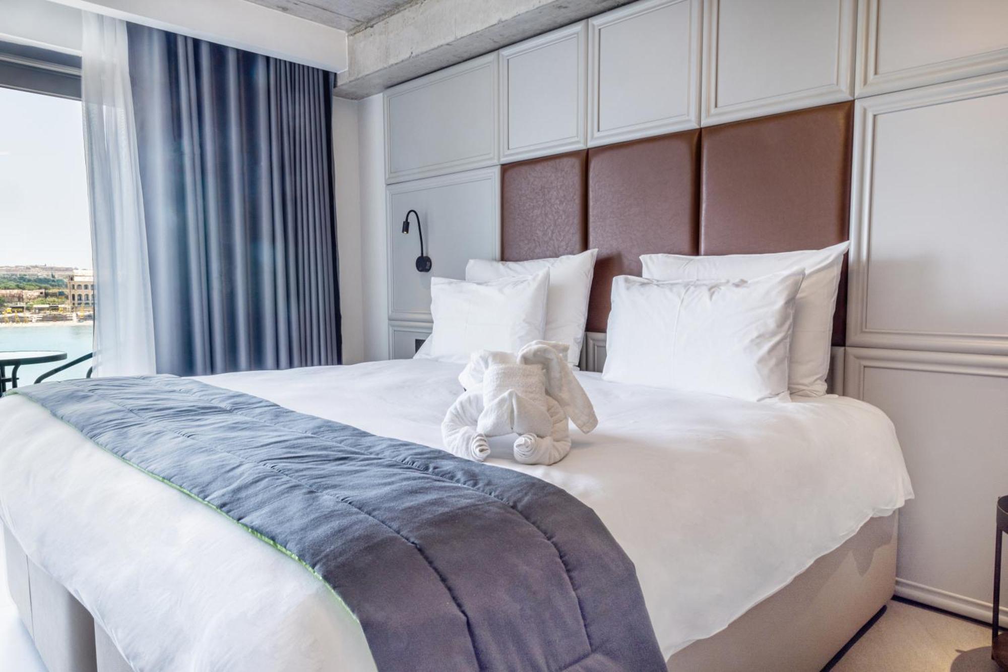 The Londoner Hotel Sliema Dış mekan fotoğraf