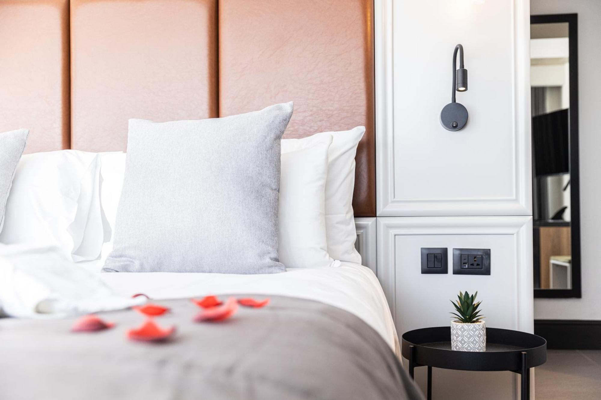 The Londoner Hotel Sliema Dış mekan fotoğraf