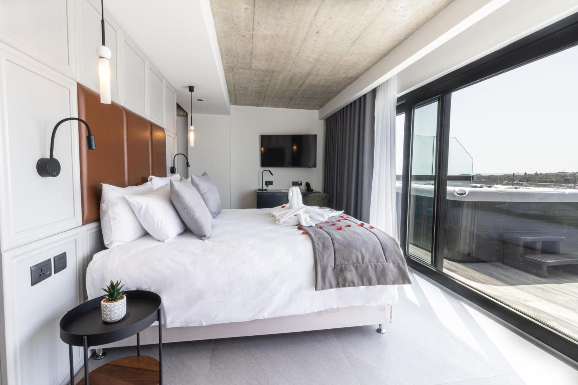 The Londoner Hotel Sliema Dış mekan fotoğraf